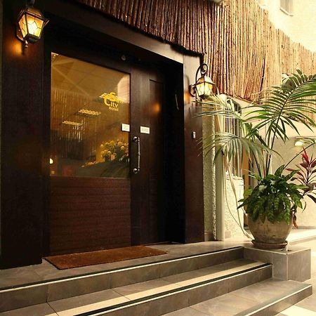 Sun City Hotel Tel Aviv Esterno foto